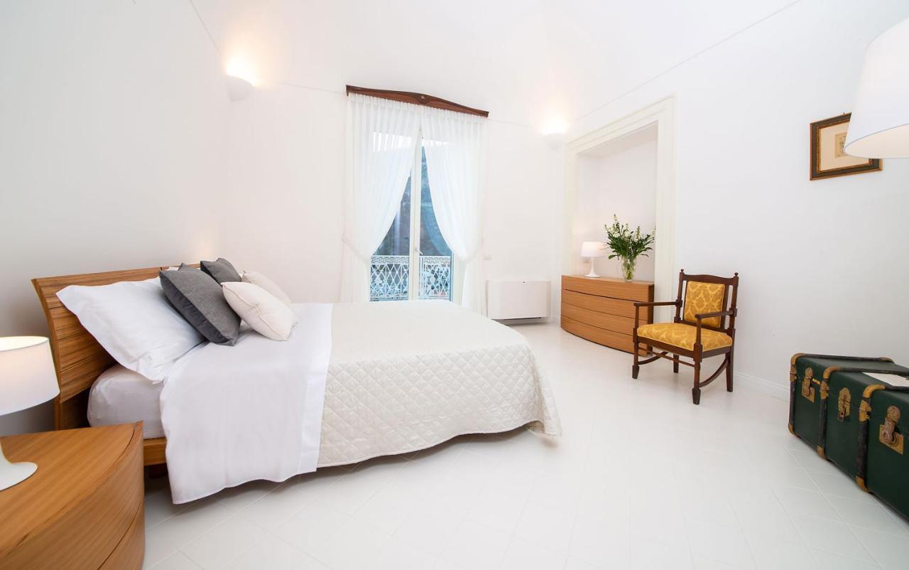 Amore Rentals - Palazzo Della Storia Amalfi Eksteriør bilde
